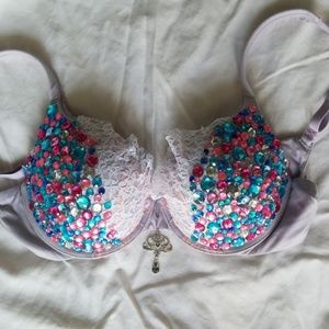 VS Hand Crafted Rave Bra
